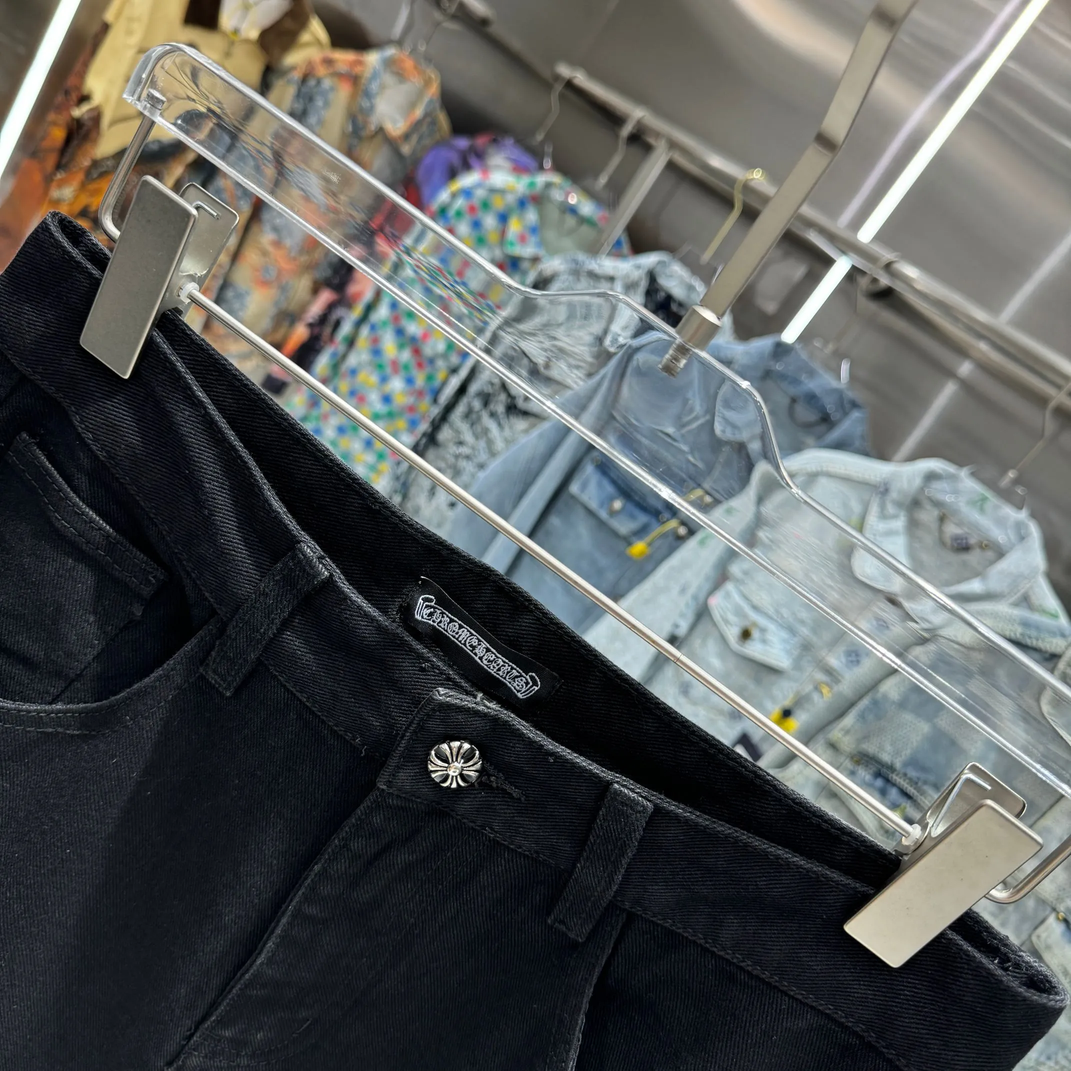 🅿️270 Crow Heart Cross Logo + Printed Logo Jeans 2025 latest product, original goods, washed casual jeans, imported original washed stretch fabric, comfortable and elastic, original hardware accessories decorated with logo, super correct version, extremely high grade, counter quality, fashionable and stylish upper body. The printing uses imported foam printing, customized buttons, YKK zippers. The complete set of accessories is customized by molding. Color: Black Size: S-XXL 28 30 32 34 36 code